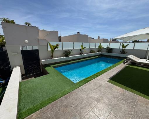 Villa - tekrar satış - Orihuela Costa - Villamartín