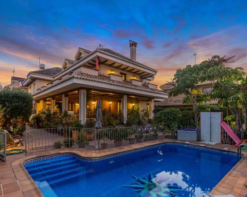 Villa - tekrar satış - Torrevieja - SEB-99806