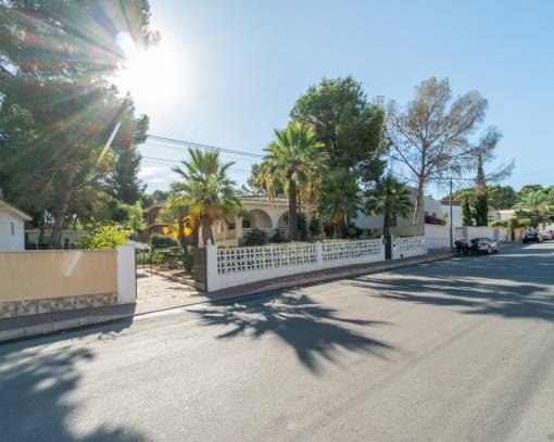 Villa - tekrar satış - Torrevieja - SEF-36446
