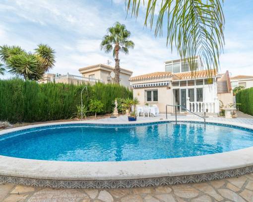 Villa - Wederverkoop - Orihuela Costa - SEF-66951