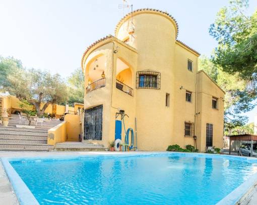 Villa - Wederverkoop - Orihuela Costa - SEF-93777