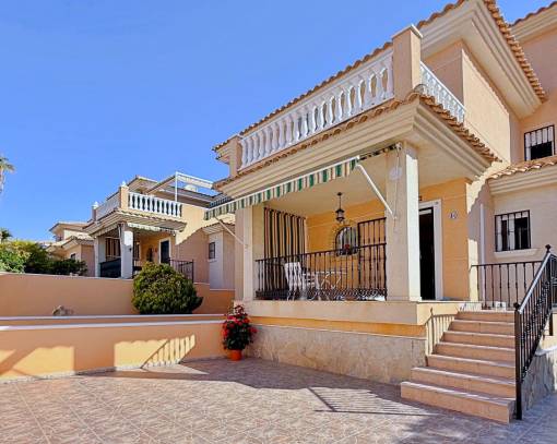 Villa - Wederverkoop - Orihuela - Orihuela Costa