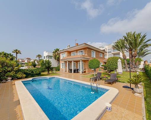 Villa - Wederverkoop - Torrevieja - La veleta