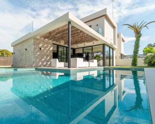 Villa - Wederverkoop - Torrevieja - SEF-22104