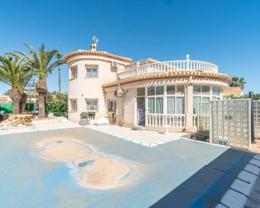 Villa - Wiederverkauf - Orihuela Costa - SEF-23135
