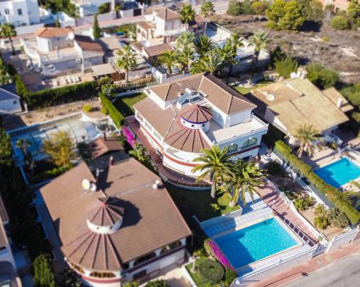 Villa - Wiederverkauf - Torrevieja - SE00-92L