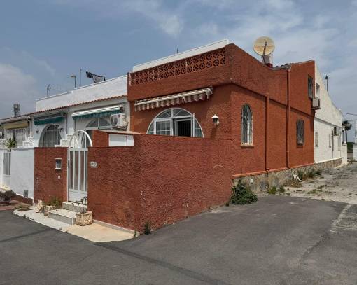 Villa - Wiederverkauf - Torrevieja - SES-70100