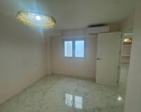 Wederverkoop - Apartment/Flat - Torrevieja - Muelle Pesquero