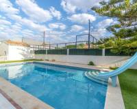Wederverkoop - Villa - Orihuela Costa - Punta Prima