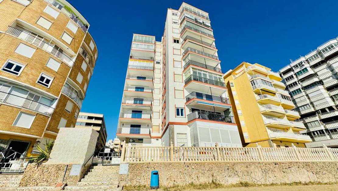 Wiederverkauf - Apartment/Flat - Torrevieja - Playa Acequion