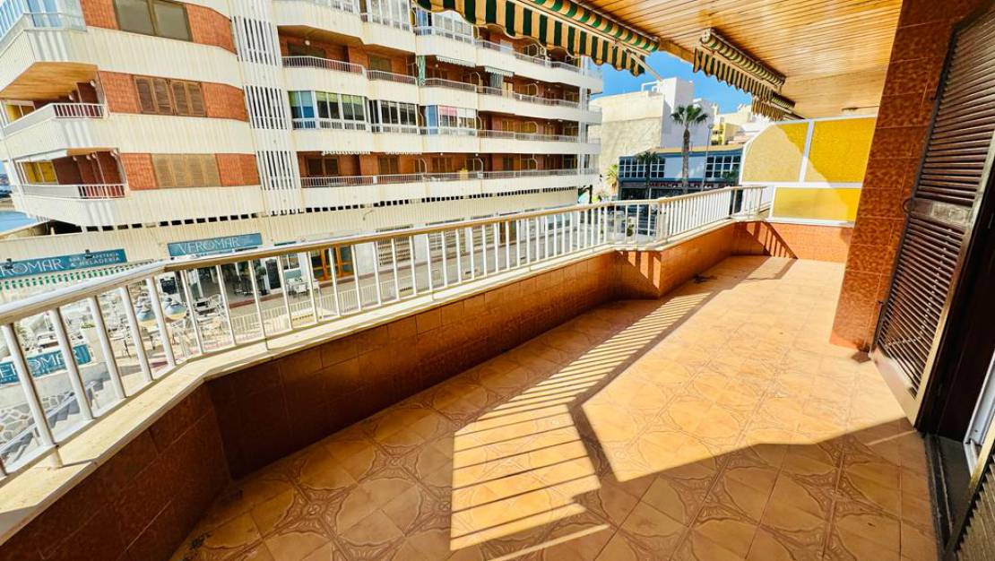 Wiederverkauf - Apartment/Flat - Torrevieja - Playa Acequion