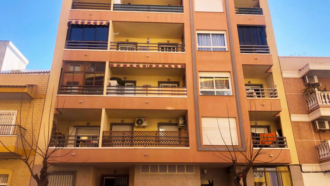 Wiederverkauf - Apartment/Flat - Torrevieja - Villa Madrid
