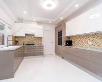 Wiederverkauf - Villa - Orihuela Costa - Punta Prima