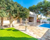 Wiederverkauf - Villa - Orihuela Costa - Punta Prima