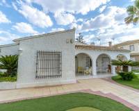 Wiederverkauf - Villa - Orihuela Costa - Punta Prima
