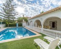 Wiederverkauf - Villa - Orihuela Costa - Punta Prima