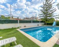 Wiederverkauf - Villa - Orihuela Costa - Punta Prima