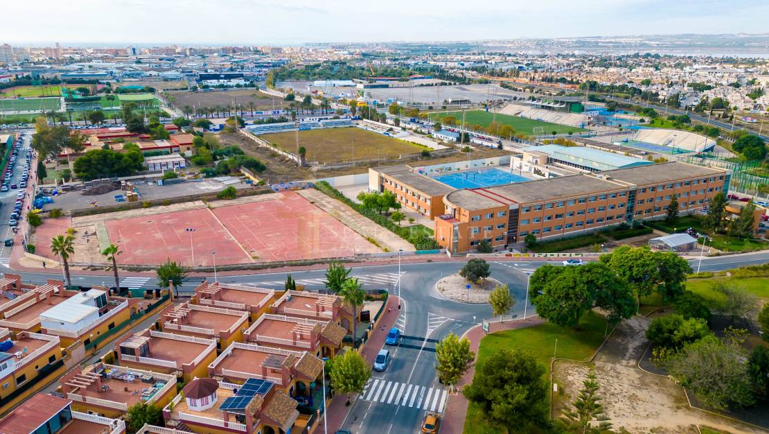 Wiederverkauf - Villa - Torrevieja - Sector 25 (Aguas Nuevas)
