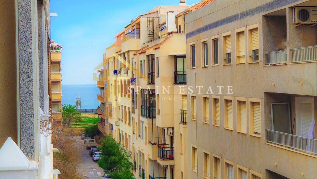 Zijaanzicht | Appartement te koop in Playa del Cura - Torrevieja