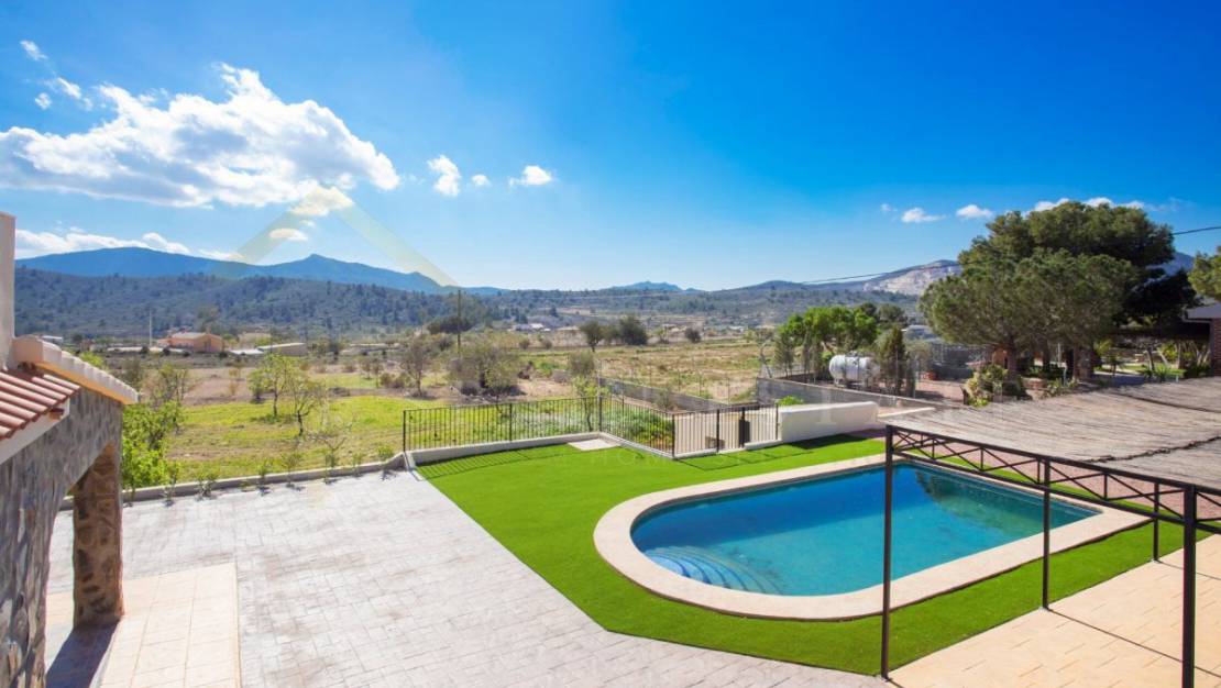 Zwembad | Tweedehands villa met zwembad te koop in Hondón de las Nieves